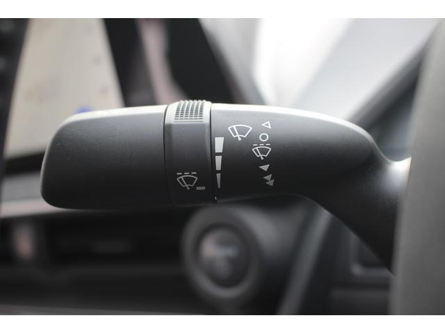 プリウス Ｕ　禁煙車　純正８インチナビ　フルセグＴＶ　全周囲カメラ　衝突軽減システム　ＬＥＤヘッドライト　レーダークルーズコントロール　ＥＴＣ２．０　オートライト　１００Ｖ電源　Ｂｌｕｅｔｏｏｔｈ（42枚目）