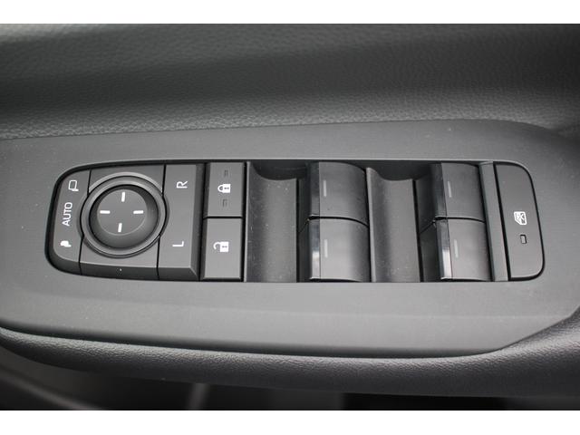 プリウス Ｕ　禁煙車　純正８インチナビ　フルセグＴＶ　全周囲カメラ　衝突軽減システム　ＬＥＤヘッドライト　レーダークルーズコントロール　ＥＴＣ２．０　オートライト　１００Ｖ電源　Ｂｌｕｅｔｏｏｔｈ（64枚目）