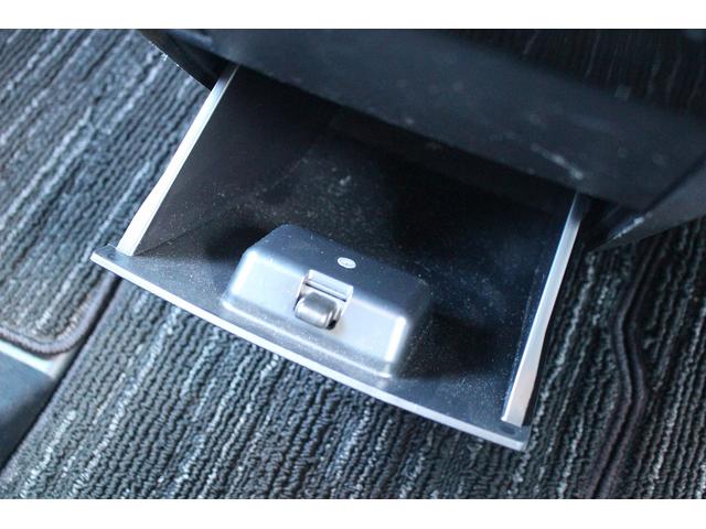 アルファード ２．５Ｓ　後期　禁煙車　ＤＲ９インチナビ　フルセグＴＶ　バックカメラ　トヨタセーフティーセンス　後席モニター　ＬＥＤヘッドライト　ＥＴＣ２．０　両側電動スライドドア　電動格納ミラー　純正１８インチＡＷ（56枚目）