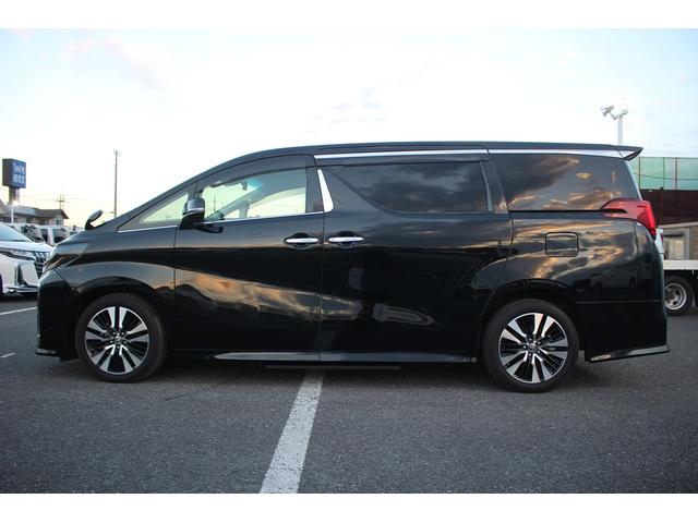 アルファード ２．５Ｓ　Ｃパッケージ　後期型　禁煙車　サンルーフ　純正９型ナビ　フルセグＴＶ　バックカメラ　後席モニター　３眼ＬＥＤヘッドライト　ＥＴＣ　両側電動スライドドア　レーダークルーズコントロール　電動リアゲート　黒革シート（11枚目）