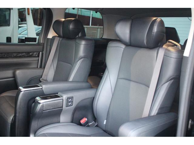 アルファード ２．５Ｓ　Ｃパッケージ　後期型　禁煙車　サンルーフ　純正９型ナビ　フルセグＴＶ　バックカメラ　後席モニター　３眼ＬＥＤヘッドライト　ＥＴＣ　両側電動スライドドア　レーダークルーズコントロール　電動リアゲート　黒革シート（38枚目）