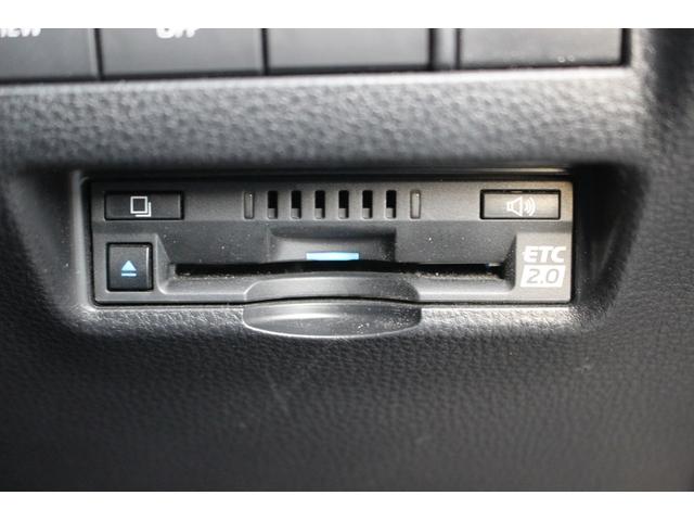 ハリアーハイブリッド Ｚ　禁煙車　純正メーカーナビ　フルセグＴＶ　パノラマルーフ　ＪＢＬサウンドシステム　ＬＥＤヘッドライト　デジタルインナーミラー　全周囲カメラ　レーダークルーズコントロール　純正１９アルミホイール（6枚目）