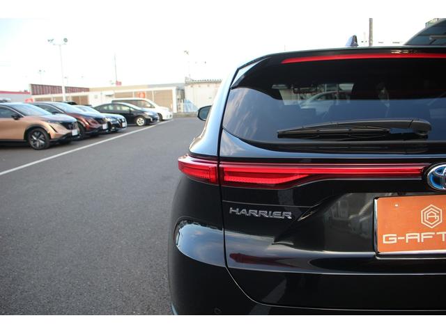ハリアーハイブリッド Ｚ　禁煙車　純正メーカーナビ　フルセグＴＶ　パノラマルーフ　ＪＢＬサウンドシステム　ＬＥＤヘッドライト　デジタルインナーミラー　全周囲カメラ　レーダークルーズコントロール　純正１９アルミホイール（25枚目）