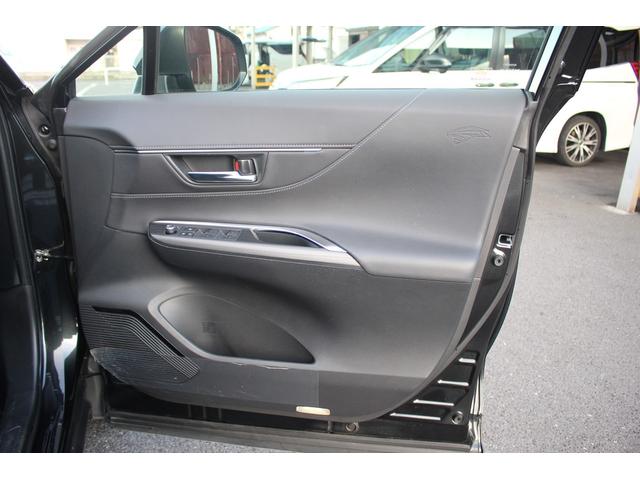 ハリアーハイブリッド Ｚ　禁煙車　純正メーカーナビ　フルセグＴＶ　パノラマルーフ　ＪＢＬサウンドシステム　ＬＥＤヘッドライト　デジタルインナーミラー　全周囲カメラ　レーダークルーズコントロール　純正１９アルミホイール（27枚目）