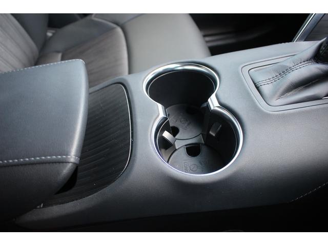 ハリアーハイブリッド Ｚ　禁煙車　純正メーカーナビ　フルセグＴＶ　パノラマルーフ　ＪＢＬサウンドシステム　ＬＥＤヘッドライト　デジタルインナーミラー　全周囲カメラ　レーダークルーズコントロール　純正１９アルミホイール（60枚目）