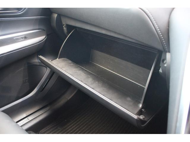 ハリアーハイブリッド Ｚ　禁煙車　純正メーカーナビ　フルセグＴＶ　パノラマルーフ　ＪＢＬサウンドシステム　ＬＥＤヘッドライト　デジタルインナーミラー　全周囲カメラ　レーダークルーズコントロール　純正１９アルミホイール（67枚目）