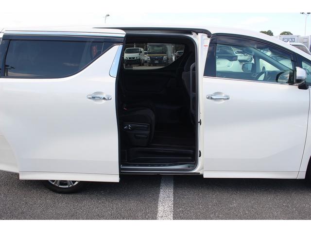 アルファード ２．５Ｓ　Ａパッケージ　純正９インチディスプレイオーディオ　フルセグＴＶ　バックカメラ　両側電動スライドドア　純正１８インチアルミホイール　ＬＥＤヘッドライト　オートクルーズコントロール　ＥＴＣ　衝突軽減ブレーキ（4枚目）