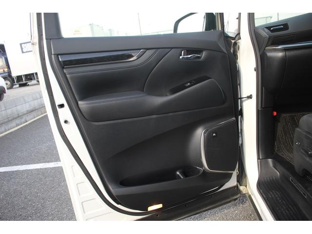 アルファード ２．５Ｓ　Ｃパッケージ　後期型　禁煙車　モデリスタフルエアロ　ＪＢＬ　純正１０．５インチナビ　全周囲カメラ　３眼ＬＥＤヘッドライト　電動リアゲート　シートヒーター　シートエアコン　デジタルインナーミラー　レーダークルコン（40枚目）