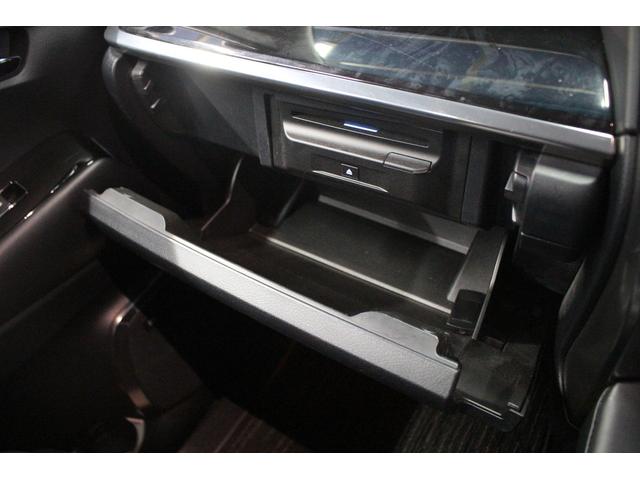 アルファード ２．５Ｓ　Ｃパッケージ　後期型　禁煙車　モデリスタフルエアロ　ＪＢＬ　純正１０．５インチナビ　全周囲カメラ　３眼ＬＥＤヘッドライト　電動リアゲート　シートヒーター　シートエアコン　デジタルインナーミラー　レーダークルコン（70枚目）