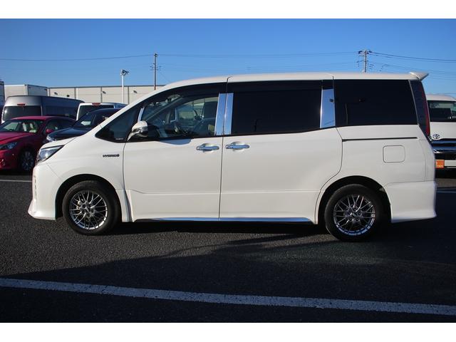 ノア ハイブリッドＳｉ　ダブルバイビー　禁煙車　純正１０インチナビ　フルセグＴＶ　バックカメラ　両側電動スライドドア　シートヒーター　ＬＥＤヘッドライト　ＥＴＣ２．０　クリアランスソナー　オートクルーズコントロールレーンキープアシスト（10枚目）