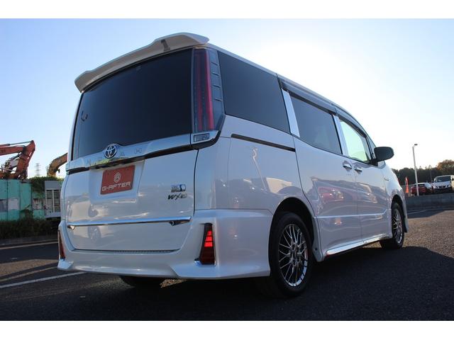 ノア ハイブリッドＳｉ　ダブルバイビー　禁煙車　純正１０インチナビ　フルセグＴＶ　バックカメラ　両側電動スライドドア　シートヒーター　ＬＥＤヘッドライト　ＥＴＣ２．０　クリアランスソナー　オートクルーズコントロールレーンキープアシスト（13枚目）