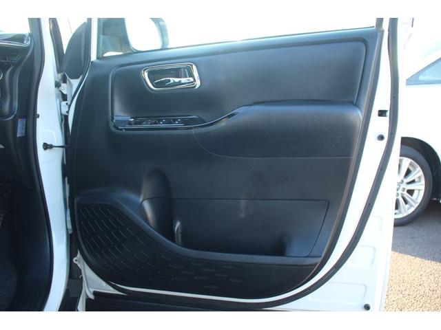 ノア ハイブリッドＳｉ　ダブルバイビー　禁煙車　純正１０インチナビ　フルセグＴＶ　バックカメラ　両側電動スライドドア　シートヒーター　ＬＥＤヘッドライト　ＥＴＣ２．０　クリアランスソナー　オートクルーズコントロールレーンキープアシスト（27枚目）