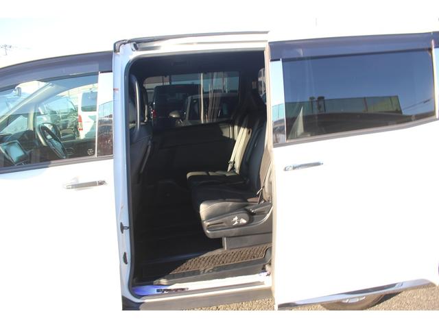 ノア ハイブリッドＳｉ　ダブルバイビー　禁煙車　純正１０インチナビ　フルセグＴＶ　バックカメラ　両側電動スライドドア　シートヒーター　ＬＥＤヘッドライト　ＥＴＣ２．０　クリアランスソナー　オートクルーズコントロールレーンキープアシスト（34枚目）