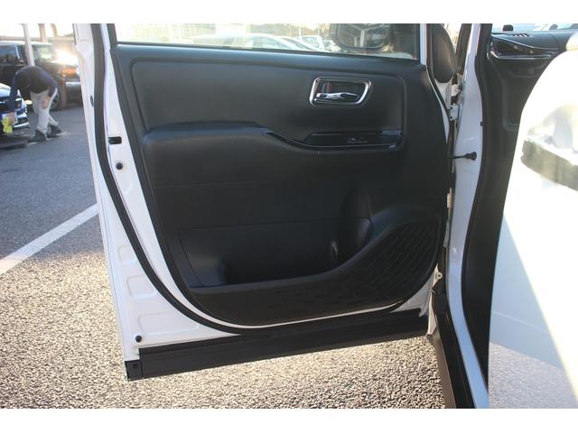 ノア ハイブリッドＳｉ　ダブルバイビー　禁煙車　純正１０インチナビ　フルセグＴＶ　バックカメラ　両側電動スライドドア　シートヒーター　ＬＥＤヘッドライト　ＥＴＣ２．０　クリアランスソナー　オートクルーズコントロールレーンキープアシスト（36枚目）