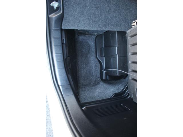 ノア ハイブリッドＳｉ　ダブルバイビー　禁煙車　純正１０インチナビ　フルセグＴＶ　バックカメラ　両側電動スライドドア　シートヒーター　ＬＥＤヘッドライト　ＥＴＣ２．０　クリアランスソナー　オートクルーズコントロールレーンキープアシスト（65枚目）