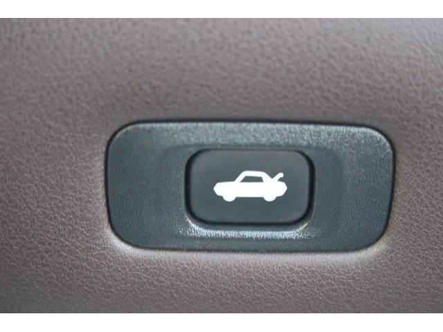 クラウンハイブリッド Ｇ－エグゼクティブ　禁煙車　純正８インチナビ　サンルーフ　フルセグＴＶ　全周囲カメラ　革シート　シートヒーター・シートエアコン　ＥＴＣ２．０　純正１８インチアルミホイール　クリアランスソナー　アイドリングストップ（7枚目）