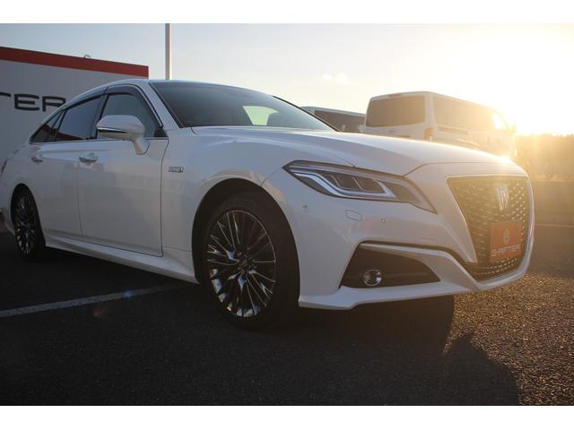 クラウンハイブリッド Ｇ－エグゼクティブ　禁煙車　純正８インチナビ　サンルーフ　フルセグＴＶ　全周囲カメラ　革シート　シートヒーター・シートエアコン　ＥＴＣ２．０　純正１８インチアルミホイール　クリアランスソナー　アイドリングストップ（9枚目）
