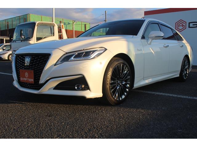 クラウンハイブリッド Ｇ－エグゼクティブ　禁煙車　純正８インチナビ　サンルーフ　フルセグＴＶ　全周囲カメラ　革シート　シートヒーター・シートエアコン　ＥＴＣ２．０　純正１８インチアルミホイール　クリアランスソナー　アイドリングストップ（11枚目）