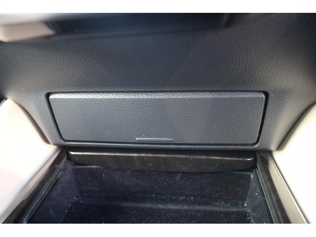 クラウンハイブリッド Ｇ－エグゼクティブ　禁煙車　純正８インチナビ　サンルーフ　フルセグＴＶ　全周囲カメラ　革シート　シートヒーター・シートエアコン　ＥＴＣ２．０　純正１８インチアルミホイール　クリアランスソナー　アイドリングストップ（56枚目）