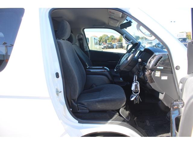 ハイエースワゴン ＧＬ　ナビ　バックカメラ　１０人乗り　片側スライドドア　ＬＥＤヘッドライト　１００Ｖ電源　Ｂｌｕｅｔｏｏｔｈ接続　ＥＴＣ　キーレスエントリーシステム　電動格納ミラー　ＣＤ・ＤＶＤ再生　オートライト（33枚目）