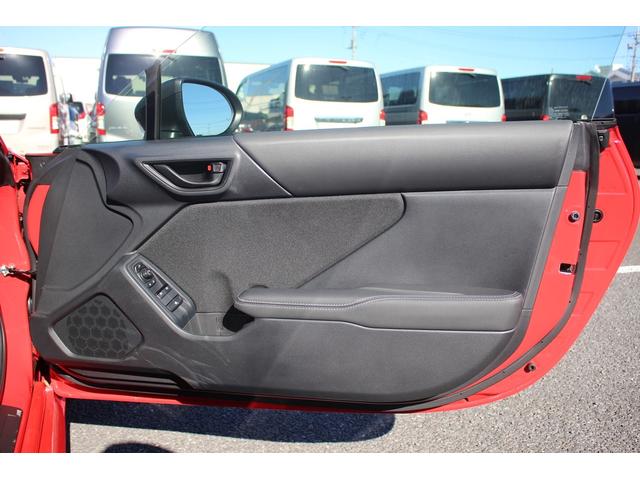 ＧＲ８６ ＲＣ　後期型　禁煙車　ワンオーナー　６速マニュアル　レーダークルーズコントロール　ＥＴＣ２．０　ＬＥＤヘッドライト　電動格納ミラー　クリアランスソナー　プッシュスタート　充電用ＵＳＢ端子（29枚目）