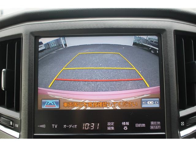 クラウンハイブリッド アスリートＧ　禁煙車　純正８型ナビ　フルセグＴＶ　バックカメラ　白革シート　衝突軽減ブレーキ　レーダークルーズコントロール　ＥＴＣ　ＬＥＤヘッドライト　ブラインドスポットモニター　シートヒーター・シートエアコン（4枚目）