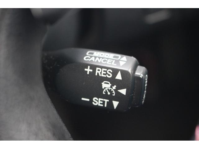 クラウンハイブリッド アスリートＧ　禁煙車　純正８型ナビ　フルセグＴＶ　バックカメラ　白革シート　衝突軽減ブレーキ　レーダークルーズコントロール　ＥＴＣ　ＬＥＤヘッドライト　ブラインドスポットモニター　シートヒーター・シートエアコン（5枚目）