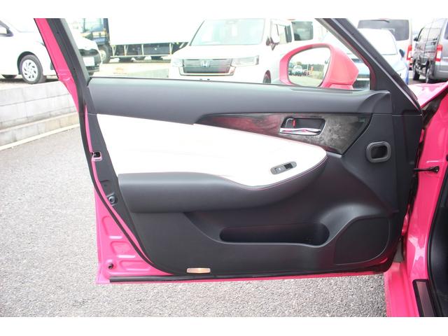 クラウンハイブリッド アスリートＧ　禁煙車　純正８型ナビ　フルセグＴＶ　バックカメラ　白革シート　衝突軽減ブレーキ　レーダークルーズコントロール　ＥＴＣ　ＬＥＤヘッドライト　ブラインドスポットモニター　シートヒーター・シートエアコン（45枚目）