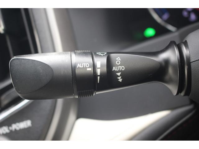 クラウンハイブリッド アスリートＧ　禁煙車　純正８型ナビ　フルセグＴＶ　バックカメラ　白革シート　衝突軽減ブレーキ　レーダークルーズコントロール　ＥＴＣ　ＬＥＤヘッドライト　ブラインドスポットモニター　シートヒーター・シートエアコン（56枚目）