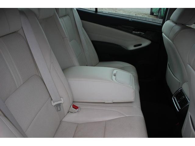 クラウンハイブリッド アスリートＧ　禁煙車　純正８型ナビ　フルセグＴＶ　バックカメラ　白革シート　衝突軽減ブレーキ　レーダークルーズコントロール　ＥＴＣ　ＬＥＤヘッドライト　ブラインドスポットモニター　シートヒーター・シートエアコン（67枚目）