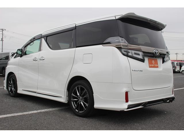 ヴェルファイア ２．５Ｚ　ゴールデンアイズ　後期型　禁煙車　純正１０．５型ナビ　モデリスタフルエアロ　サンルーフ　後席モニター　電動リアゲート　バックカメラ　ＬＥＤヘッドライト　ＥＴＣ２．０　衝突軽減ブレーキ　ウォークスルー（11枚目）