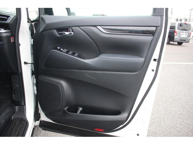 ヴェルファイア ２．５Ｚ　ゴールデンアイズ　後期型　禁煙車　純正１０．５型ナビ　モデリスタフルエアロ　サンルーフ　後席モニター　電動リアゲート　バックカメラ　ＬＥＤヘッドライト　ＥＴＣ２．０　衝突軽減ブレーキ　ウォークスルー（37枚目）