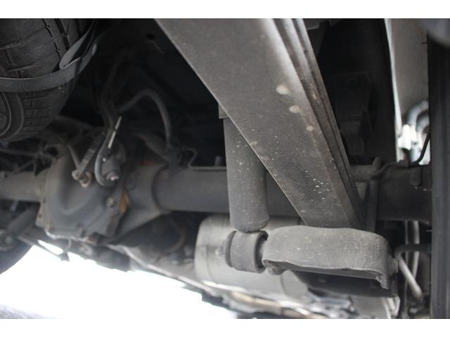 キャラバン 　禁煙車　純正ナビ　ワンオーナー　フルセグＴＶ　革シート　シートヒーター　両側電動スライドドア　ＬＥＤヘッドライト　クリアランスソナー　衝突軽減ブレーキ　ＥＴＣ　純正１５インチアルミホイール（32枚目）