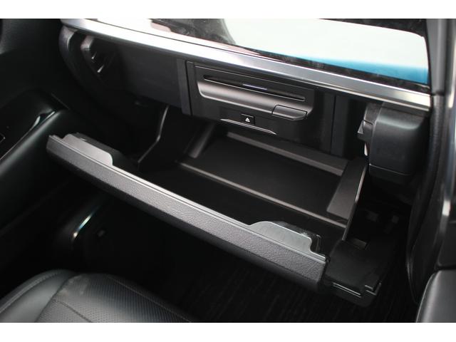 ヴェルファイアハイブリッド ＺＲ　Ｇエディション　後期型　禁煙車　純正１０．５インチナビ　ＪＢＬサウンド　フルセグＴＶ　全周囲カメラ　モデリスタフルエアロ　サンルーフ　ＥＴＣ２．０　衝突軽減ブレーキ　電動リアゲート　ＬＥＤヘッドライト（71枚目）