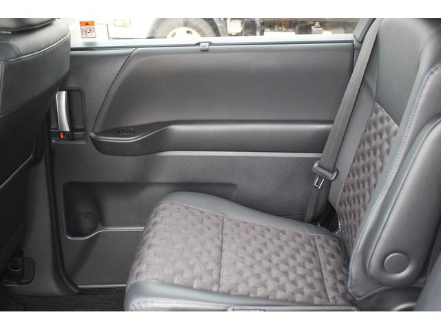 ヴォクシー ハイブリッドＳ－Ｚ　禁煙車　純正１０．５インチディスプレイオーディオナビ　１５００Ｗ給電　バックカメラ　アダプティブクルーズコントロール　シートヒーター　両側電動スライドドア　フルセグＴＶ　ＥＴＣ２．０（39枚目）