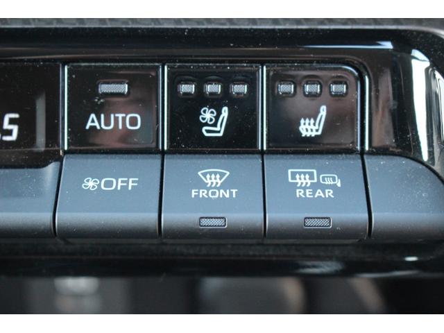 プリウス Ｚ　禁煙車　ワンオーナー　サンルーフ　純正１２．３インチディスプレイオーディオ　アダプティブクルーズコントロール　パノラミックビューモニター　電動リアゲート　１５００Ｗ給電　黒革シート　ＥＴＣ２．０（6枚目）