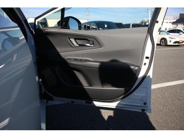 プリウス Ｚ　禁煙車　ワンオーナー　サンルーフ　純正１２．３インチディスプレイオーディオ　アダプティブクルーズコントロール　パノラミックビューモニター　電動リアゲート　１５００Ｗ給電　黒革シート　ＥＴＣ２．０（9枚目）