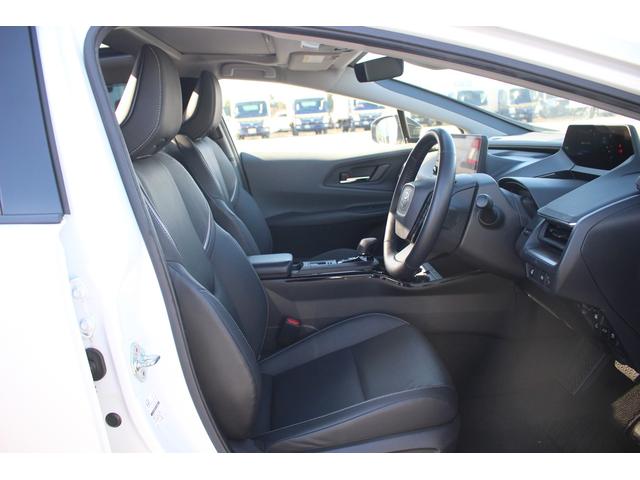 プリウス Ｚ　禁煙車　ワンオーナー　サンルーフ　純正１２．３インチディスプレイオーディオ　アダプティブクルーズコントロール　パノラミックビューモニター　電動リアゲート　１５００Ｗ給電　黒革シート　ＥＴＣ２．０（10枚目）