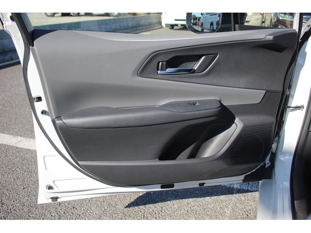 プリウス Ｚ　禁煙車　ワンオーナー　サンルーフ　純正１２．３インチディスプレイオーディオ　アダプティブクルーズコントロール　パノラミックビューモニター　電動リアゲート　１５００Ｗ給電　黒革シート　ＥＴＣ２．０（17枚目）
