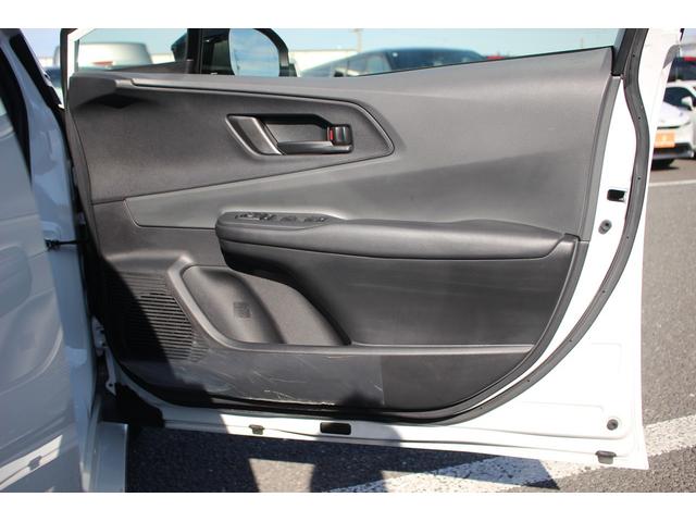 プリウス U 禁煙車 純正8インチディスプレイオーディオ パノラミックビューモニター 1500W給電 アダプティブクルーズコントロール ブラインドスポットモニター ETC2.0 フルセグTV LEDヘッドライト(28枚目)