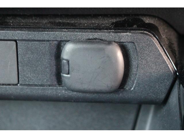 プリウス U 禁煙車 純正8インチディスプレイオーディオ パノラミックビューモニター 1500W給電 アダプティブクルーズコントロール ブラインドスポットモニター ETC2.0 フルセグTV LEDヘッドライト(56枚目)