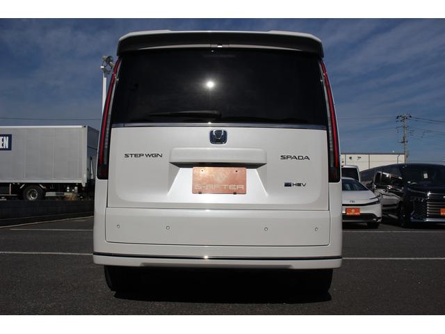 ステップワゴン ｅ：ＨＥＶスパーダ　禁煙車　Ｇａｔｈｅｒｓ９インチナビ　ブラインドスポットモニター　バックカメラ　両側電動スライドドア　アダプティブクルーズコントロール　電動リアゲート　シートヒーター　ＬＥＤヘッドライト（12枚目）