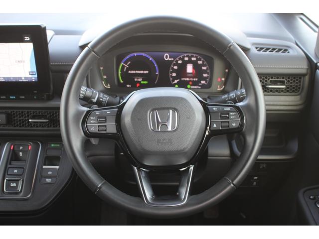 ステップワゴン ｅ：ＨＥＶスパーダ　禁煙車　Ｇａｔｈｅｒｓ９インチナビ　ブラインドスポットモニター　バックカメラ　両側電動スライドドア　アダプティブクルーズコントロール　電動リアゲート　シートヒーター　ＬＥＤヘッドライト（41枚目）