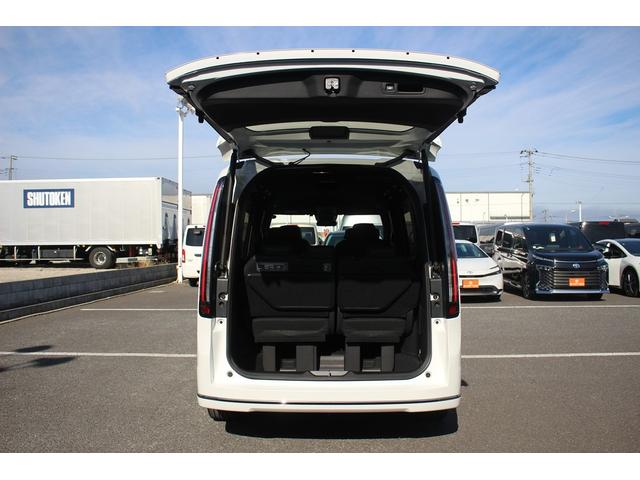 ステップワゴン ｅ：ＨＥＶスパーダ　禁煙車　Ｇａｔｈｅｒｓ９インチナビ　ブラインドスポットモニター　バックカメラ　両側電動スライドドア　アダプティブクルーズコントロール　電動リアゲート　シートヒーター　ＬＥＤヘッドライト（74枚目）