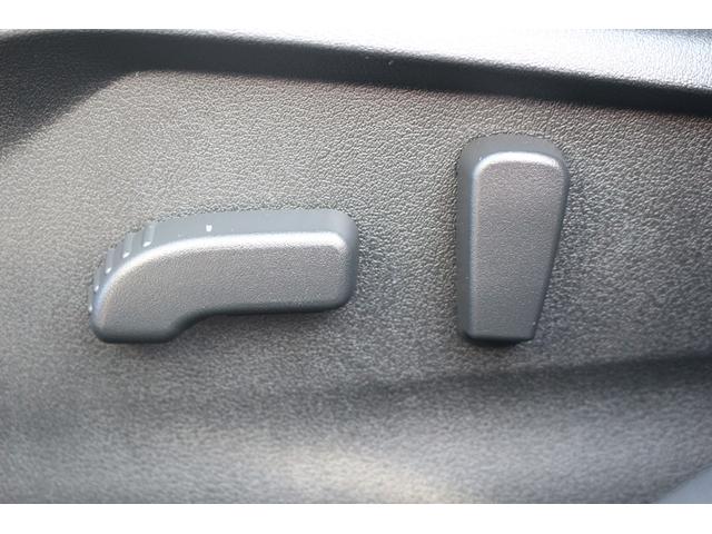 レヴォーグ ＳＴＩスポーツＲ　ＥＸブラックインテリアセレクション　１１．６型ディスプレイ　バックカメラ　フルセグＴＶ　ハーマンカードンスピーカー　デジタルインナーミラー　レーダークルーズコントロール　純正１８インチアルミホイール　ハーフレザーシート（6枚目）