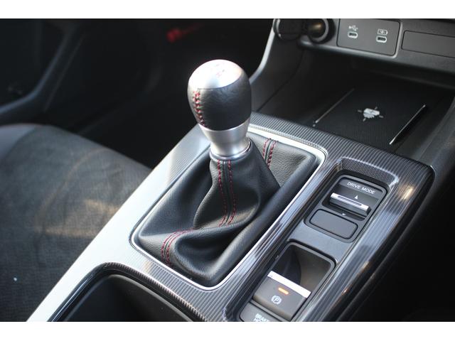 シビック ＲＳ　禁煙車　純正９型ディスプレイオーディオ　フルセグＴＶ　バックカメラ　ＢＯＳＥサウンドシステム　レーダークルーズコントロール　純正１８インチディスプレイオーディオ　ＥＴＣ２．０　クリアランスソナー（5枚目）