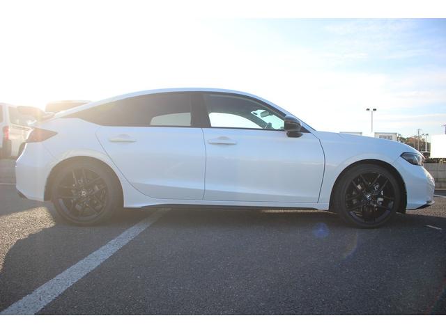 シビック ＲＳ　禁煙車　純正９型ディスプレイオーディオ　フルセグＴＶ　バックカメラ　ＢＯＳＥサウンドシステム　レーダークルーズコントロール　純正１８インチディスプレイオーディオ　ＥＴＣ２．０　クリアランスソナー（16枚目）