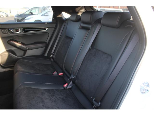 シビック ＲＳ　禁煙車　純正９型ディスプレイオーディオ　フルセグＴＶ　バックカメラ　ＢＯＳＥサウンドシステム　レーダークルーズコントロール　純正１８インチディスプレイオーディオ　ＥＴＣ２．０　クリアランスソナー（42枚目）