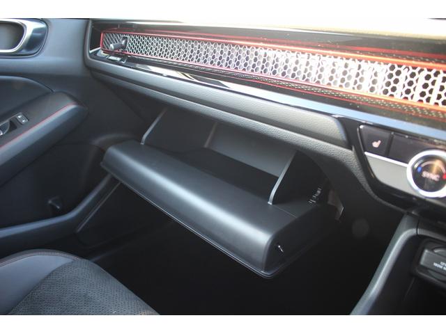 シビック ＲＳ　禁煙車　純正９型ディスプレイオーディオ　フルセグＴＶ　バックカメラ　ＢＯＳＥサウンドシステム　レーダークルーズコントロール　純正１８インチディスプレイオーディオ　ＥＴＣ２．０　クリアランスソナー（68枚目）