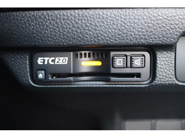 シビック ＲＳ　禁煙車　６ＭＴ　純正９インチナビ　フルセグＴＶ　バックカメラ　ＬＥＤヘッドライト　温熱黒半革　ＥＴＣ２．０　レーダークルーズコントロール　レーンキープアシスト　クリアランスソナー　ブラインドスポット（13枚目）